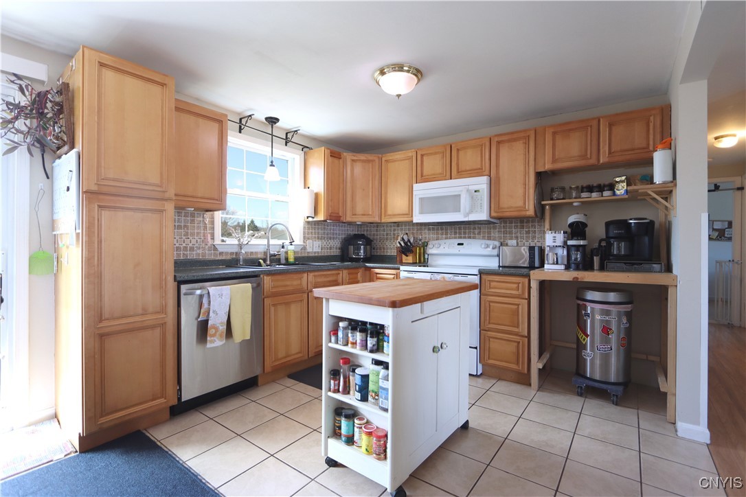 118 Aqua Way, Hastings, New York image 7