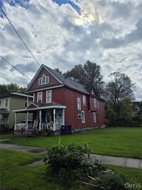 Multifamily For Sale - 221 Davis Street<br/> Syracuse, NY 13204