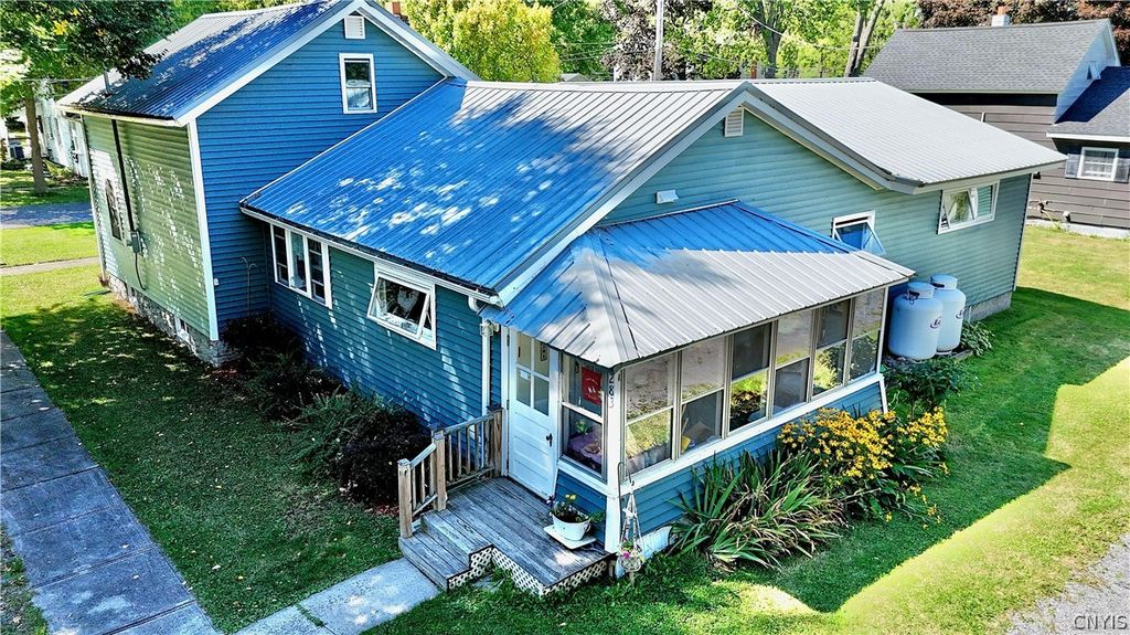 Photo of 283 W Joseph Street, Cape Vincent, NY 13618 (MLS # S1673344)