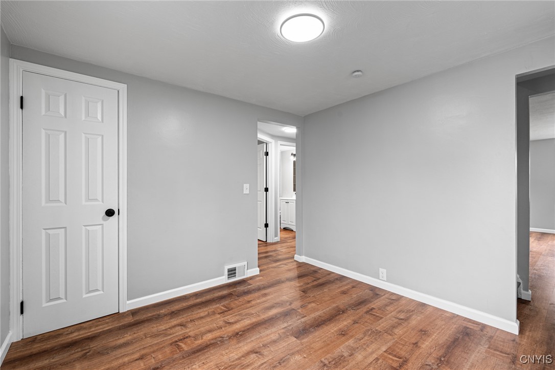 120 Van Mara Drive, Cicero, New York image 25