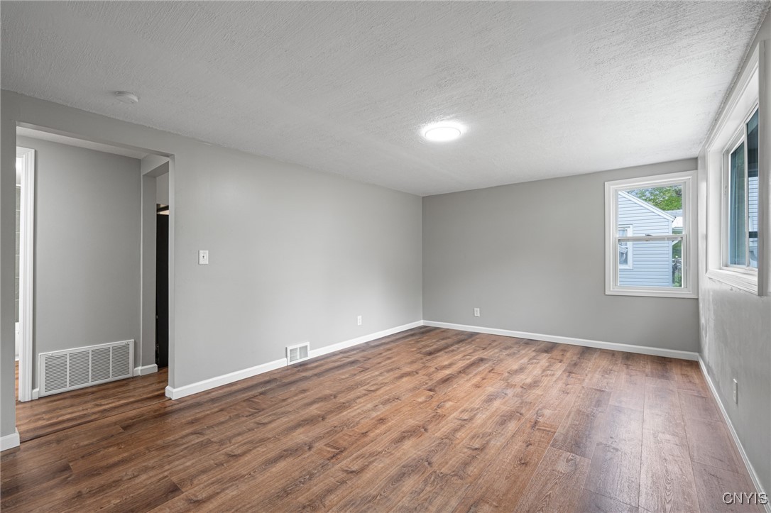 120 Van Mara Drive, Cicero, New York image 18
