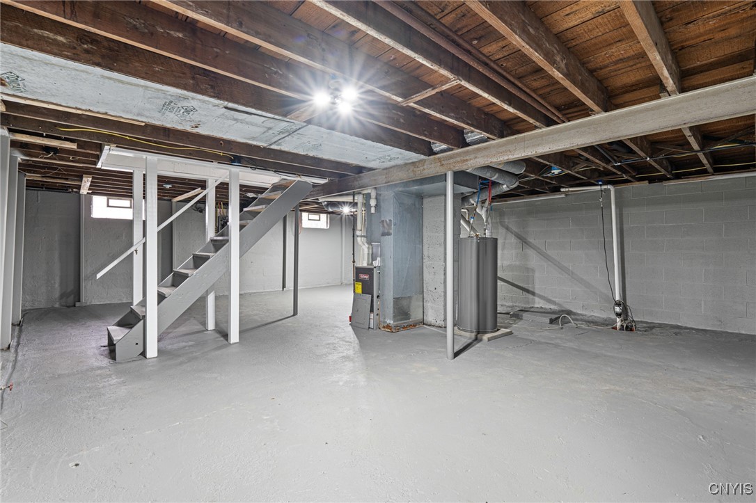 120 Van Mara Drive, Cicero, New York image 40
