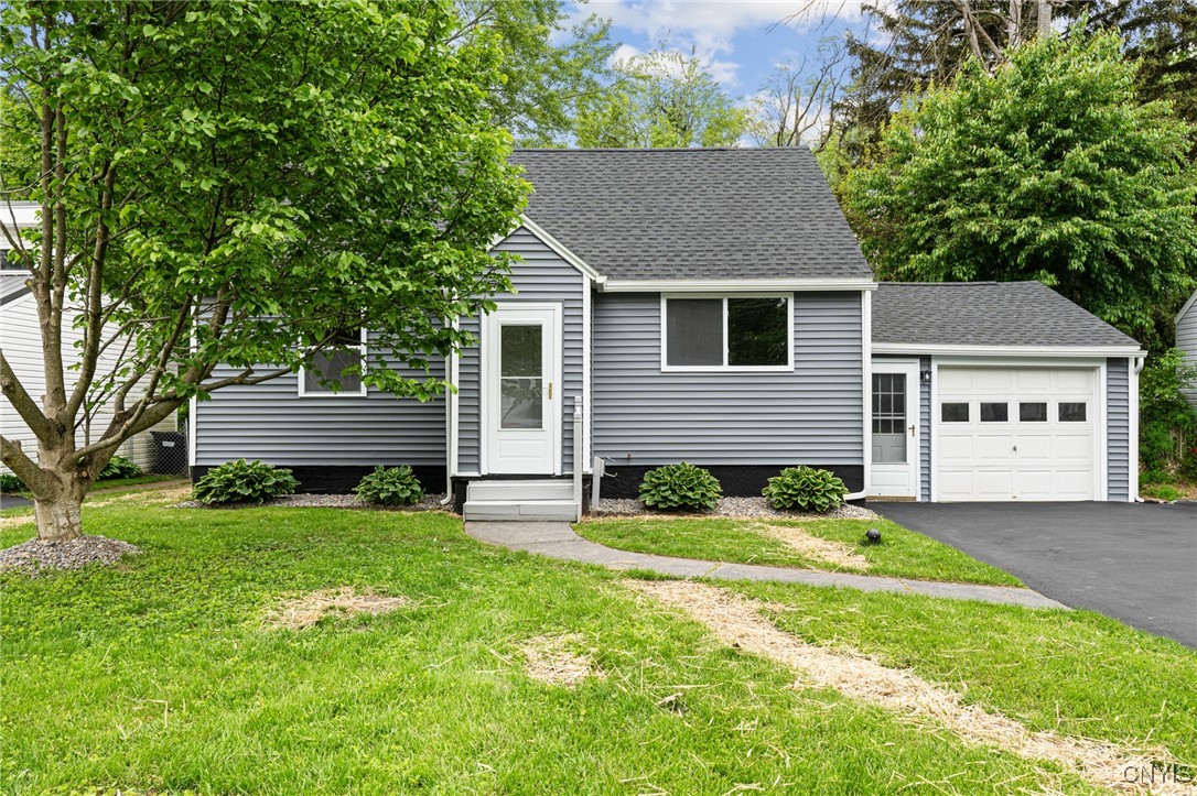 120 Van Mara Drive, Cicero, New York image 1