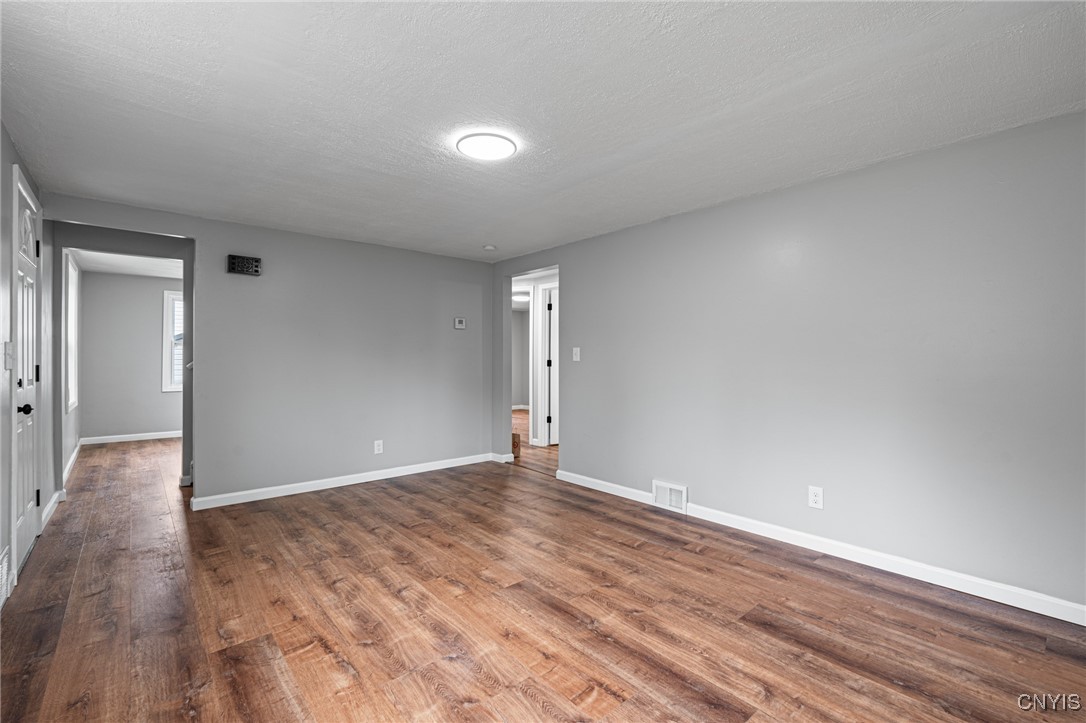 120 Van Mara Drive, Cicero, New York image 28