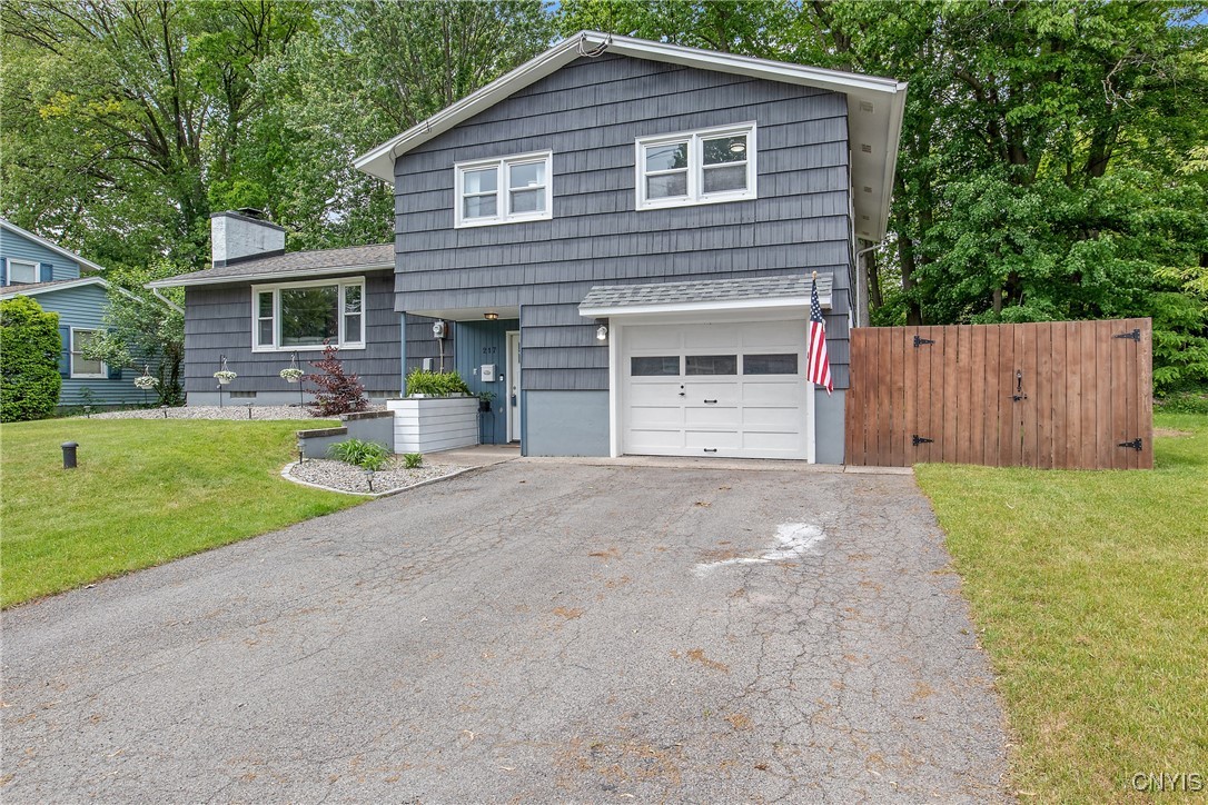 217 Park Lane, Clay, New York image 2