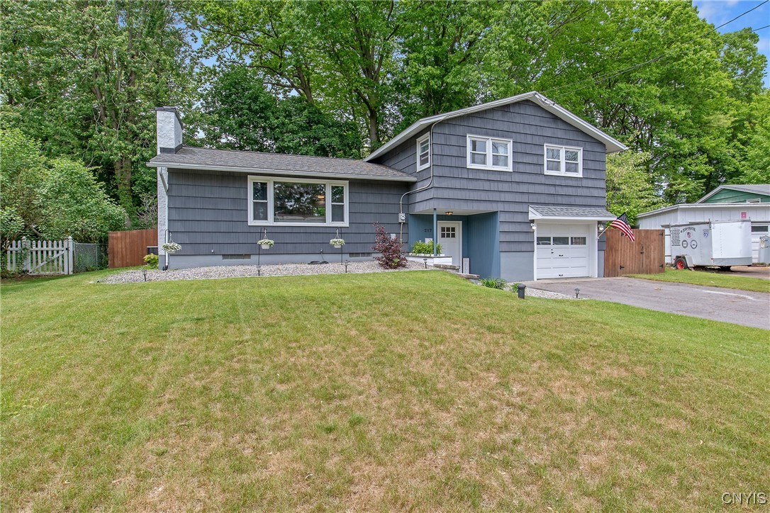 217 Park Lane, Clay, New York image 3