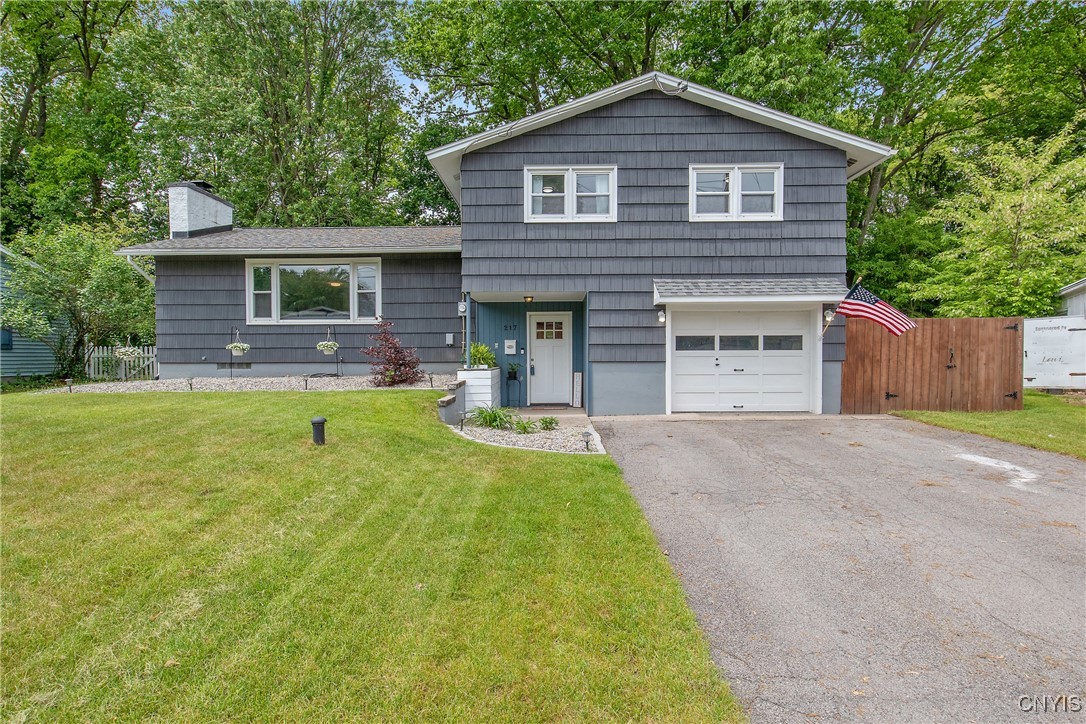 217 Park Lane, Clay, New York image 1