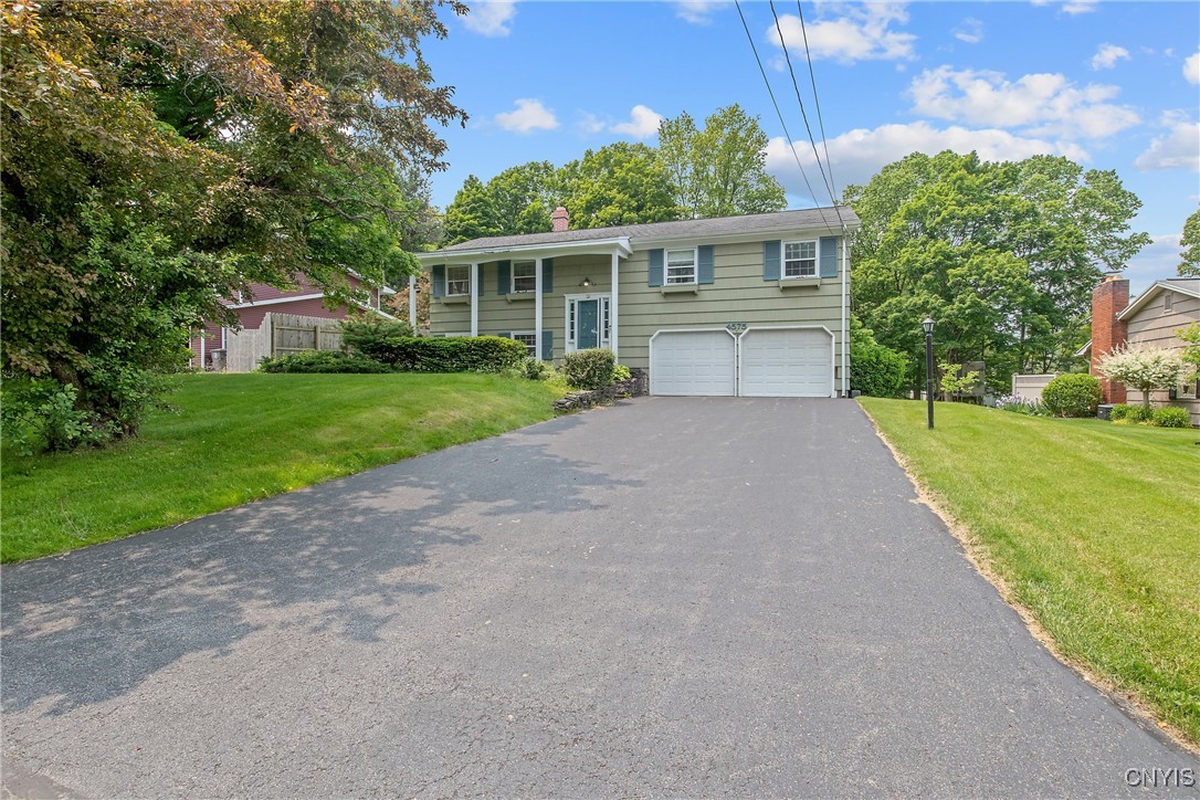 4575 Meadowridge Road, Manlius, New York image 2