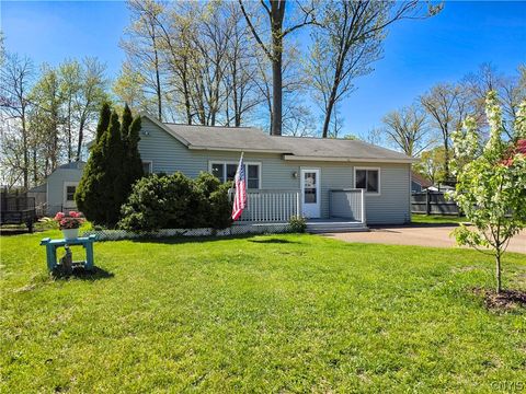 Homes For Sale - 6773 Lakeshore Road<br/> Verona, NY 13478
