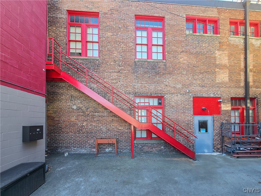 106 Montgomery Street #3, Syracuse, New York image 2