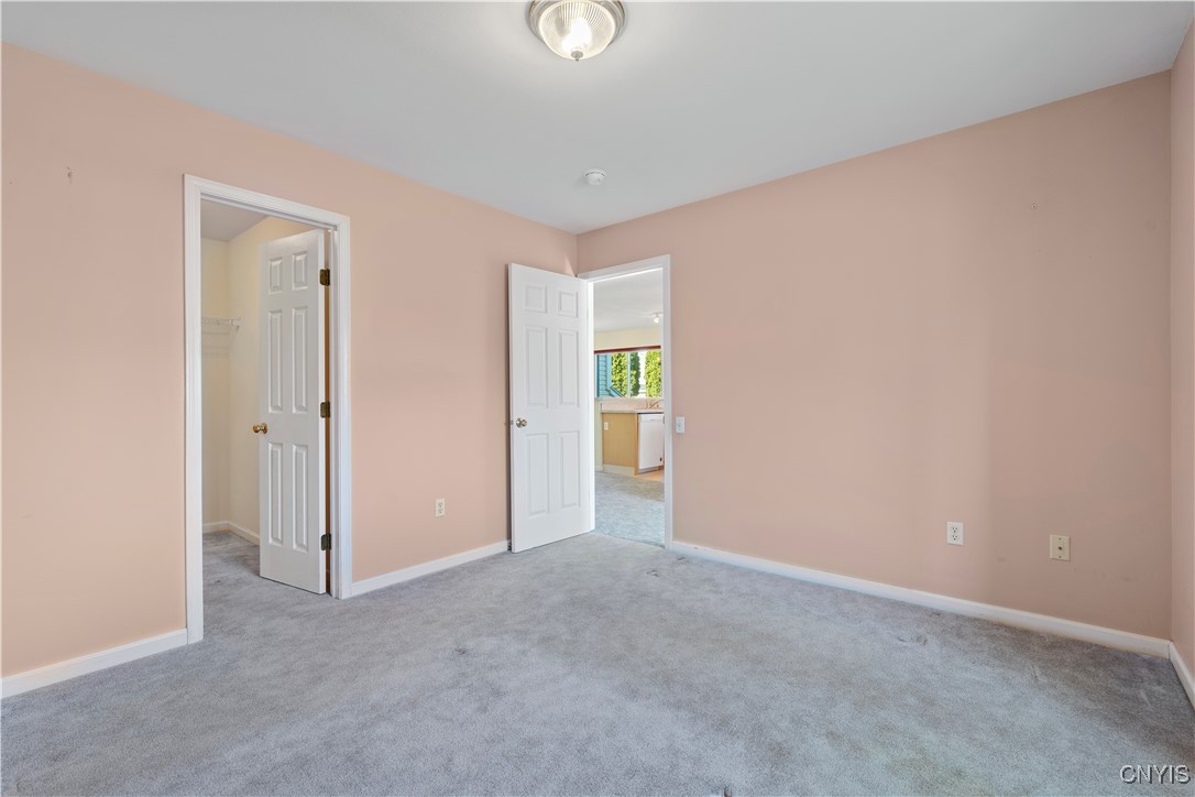 404 Timber Ridge Drive, Camillus, New York image 23