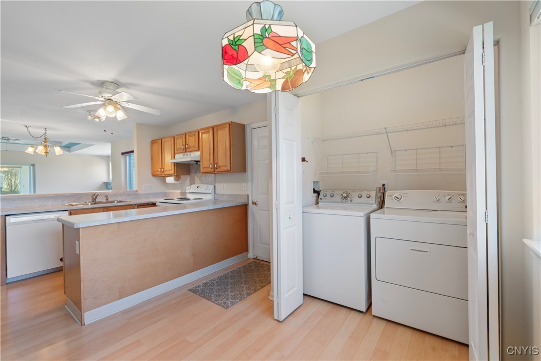 404 Timber Ridge Drive, Camillus, New York image 13