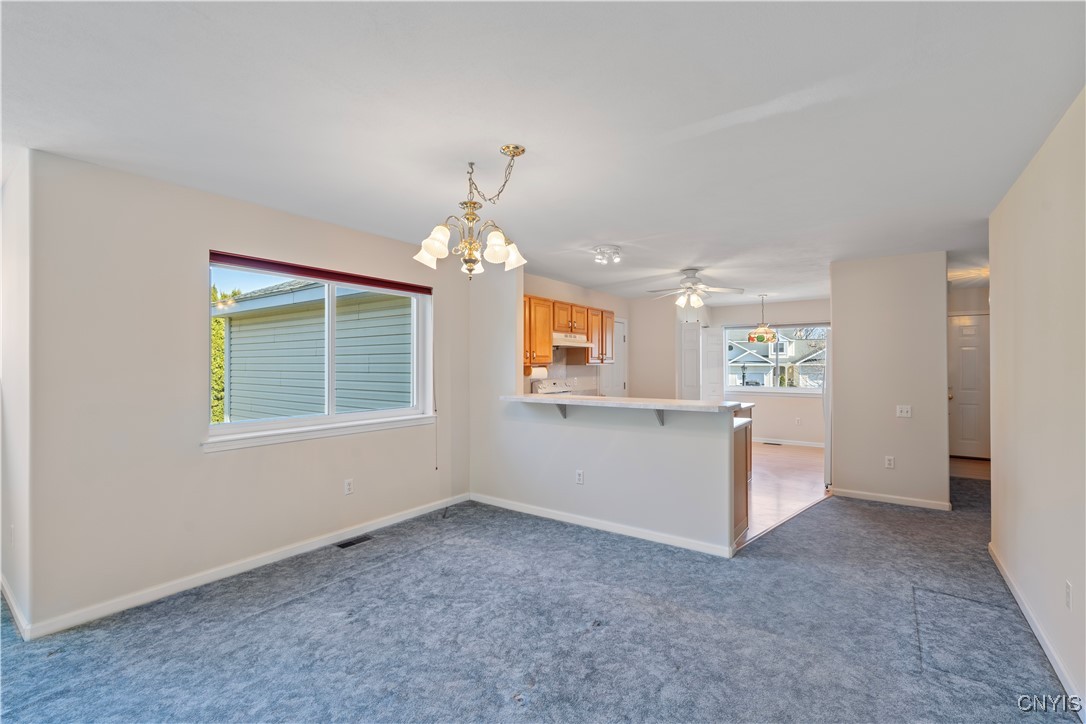 404 Timber Ridge Drive, Camillus, New York image 16