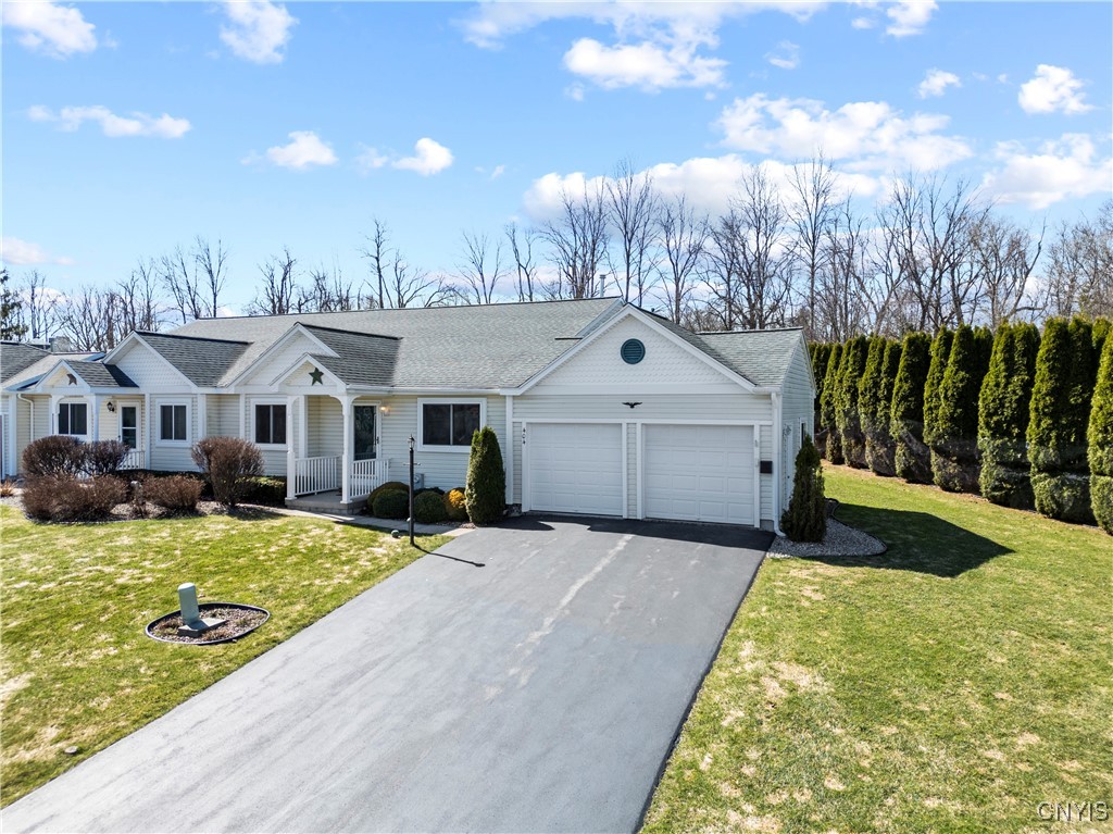 404 Timber Ridge Drive, Camillus, New York image 1