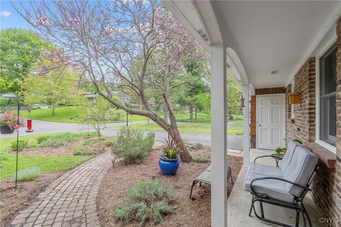 9 Bishop Drive