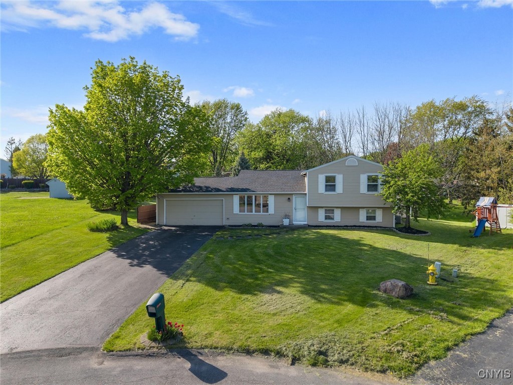 5761 Chantilly Court, Manlius, New York image 3