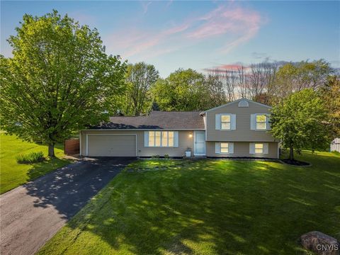 5761 Chantilly Court, Manlius, NY 13057 - MLS#: S1606536
