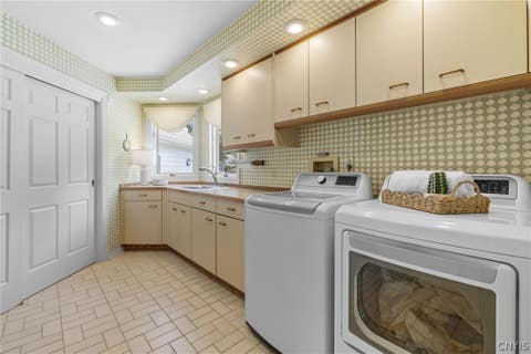 Tiny photo for 7951 Oak Brook Circle, Victor, NY 14534 (MLS # S1701074)