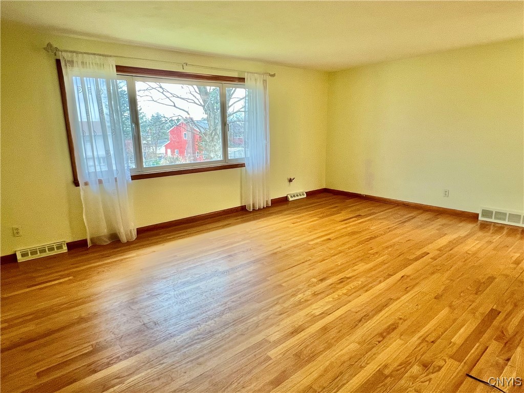 120 Sunridge Ave Ave, Camillus, New York image 8