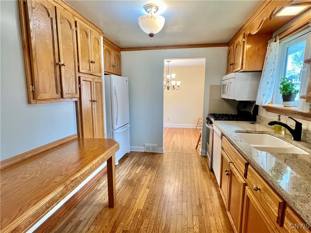 120 Sunridge Ave Ave, Camillus, New York image 4