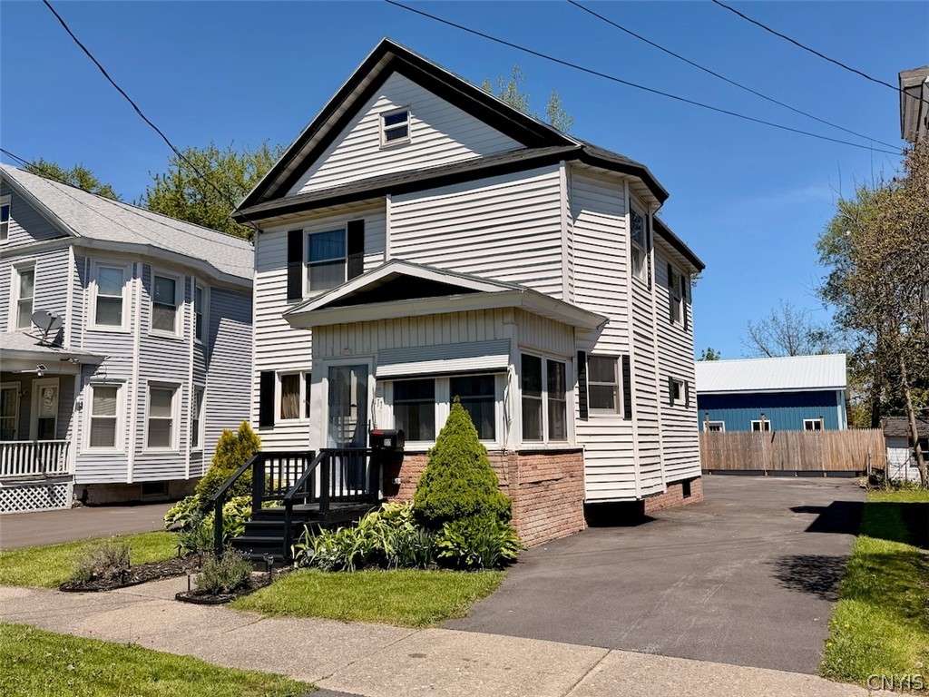 111 W 1st Street S