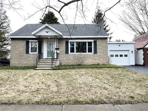 Homes For Sale - 77 W 7th Street<br/> Oswego County, Oswego, NY 13126