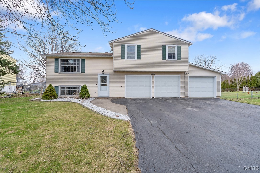 7756 Signet Lane, Cicero, New York image 2