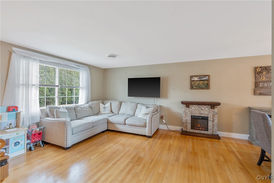 7756 Signet Lane, Cicero, New York image 3