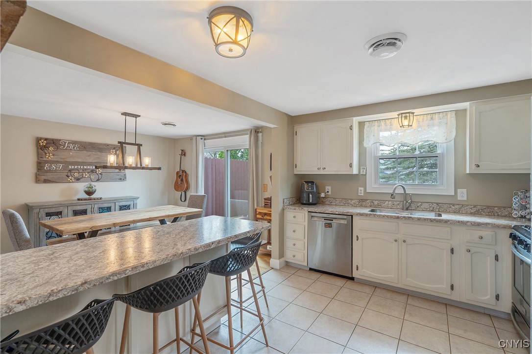 7756 Signet Lane, Cicero, New York image 11