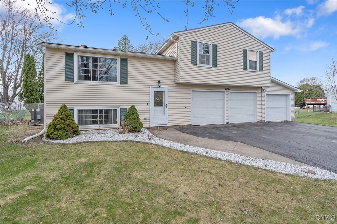 7756 Signet Lane, Cicero, New York image 28