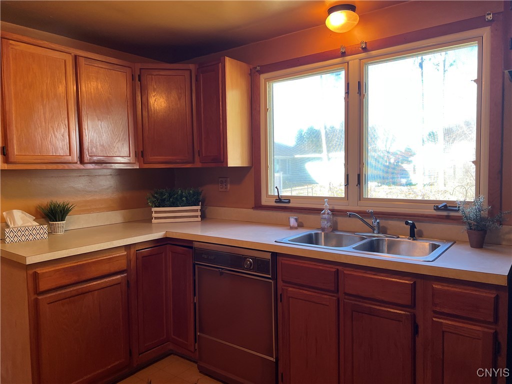 103 Rockland Drive, Clay, New York image 7
