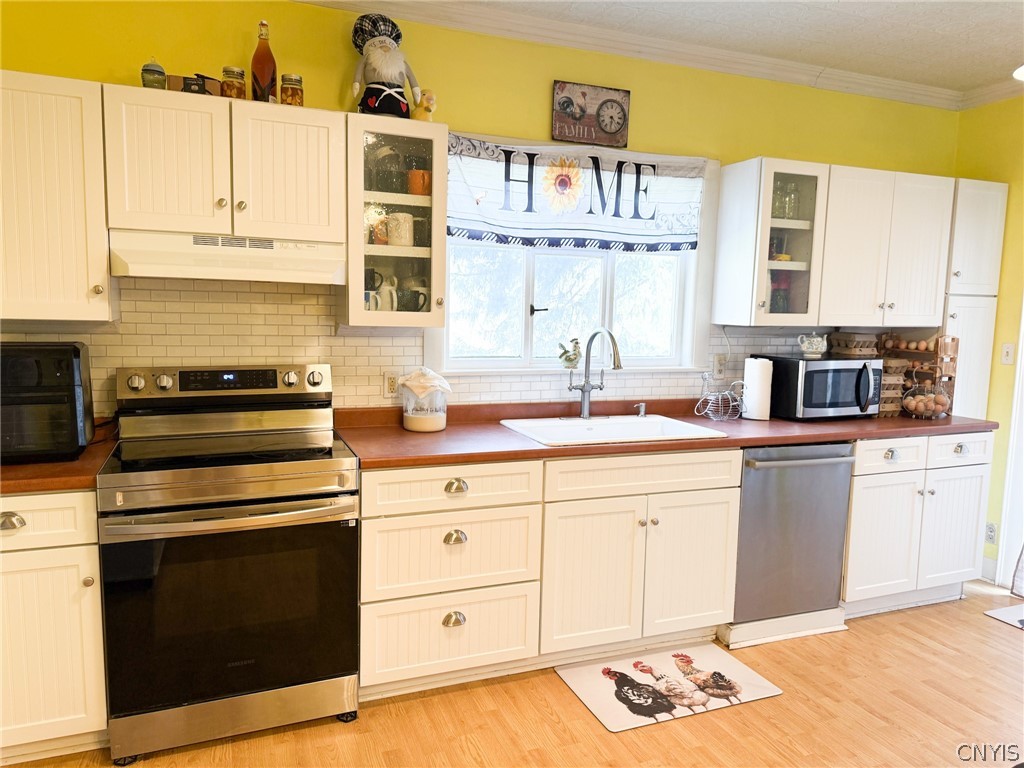 1083 Glenwood Circle