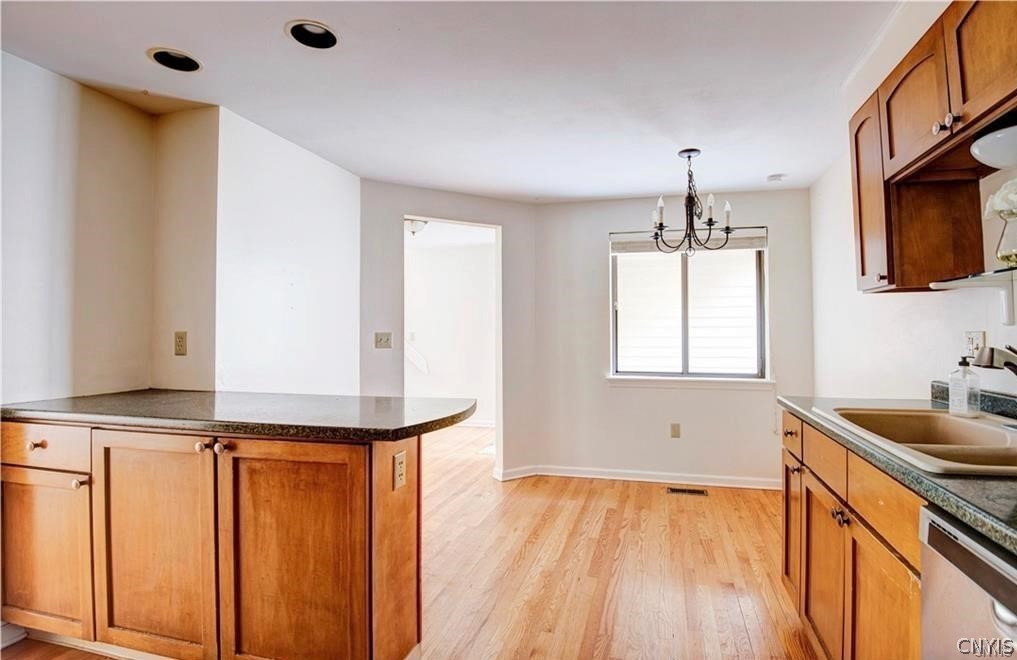 4836 Huntwood