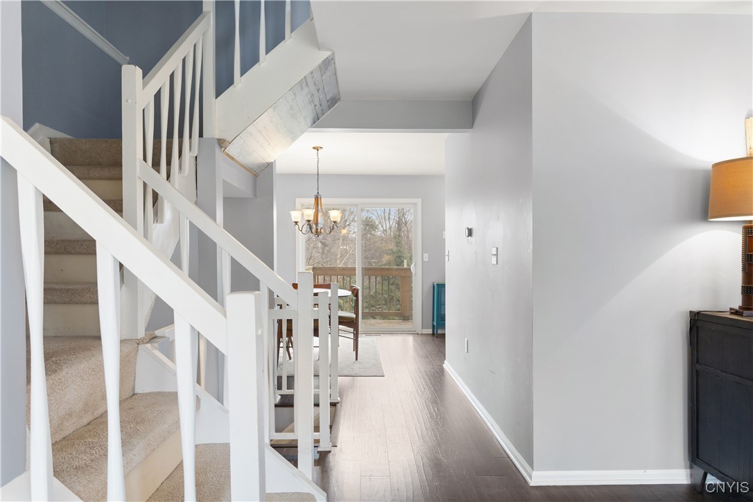 8124 Verbeck Drive, Manlius, New York image 3