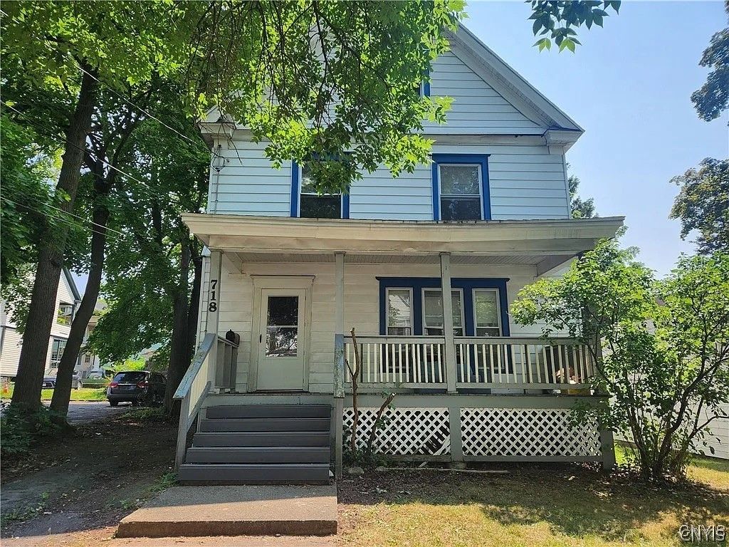 Photo of 718 Clarendon Street, Syracuse, NY 13210 (MLS # S1666881)