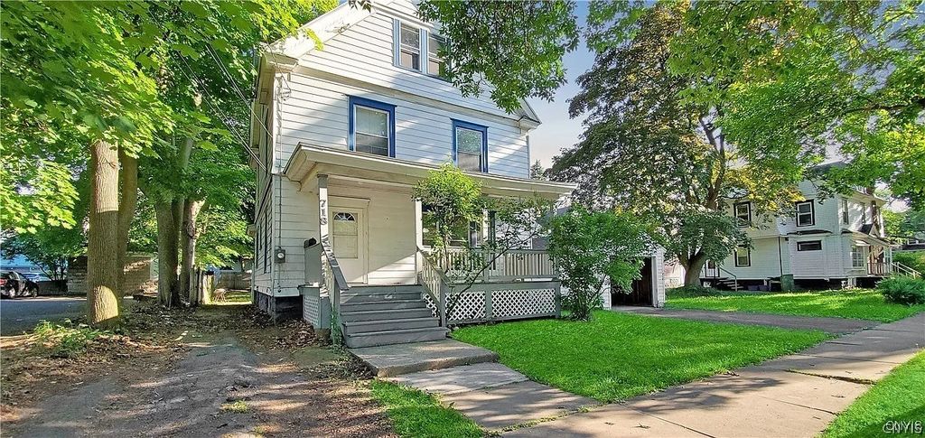 Photo of 718 Clarendon Street, Syracuse, NY 13210 (MLS # S1666881)