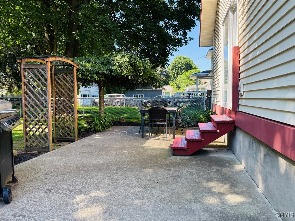 Cortland, New York 13045, United States, 3 Bedrooms Bedrooms, ,2 BathroomsBathrooms,Residential,Pending,162120