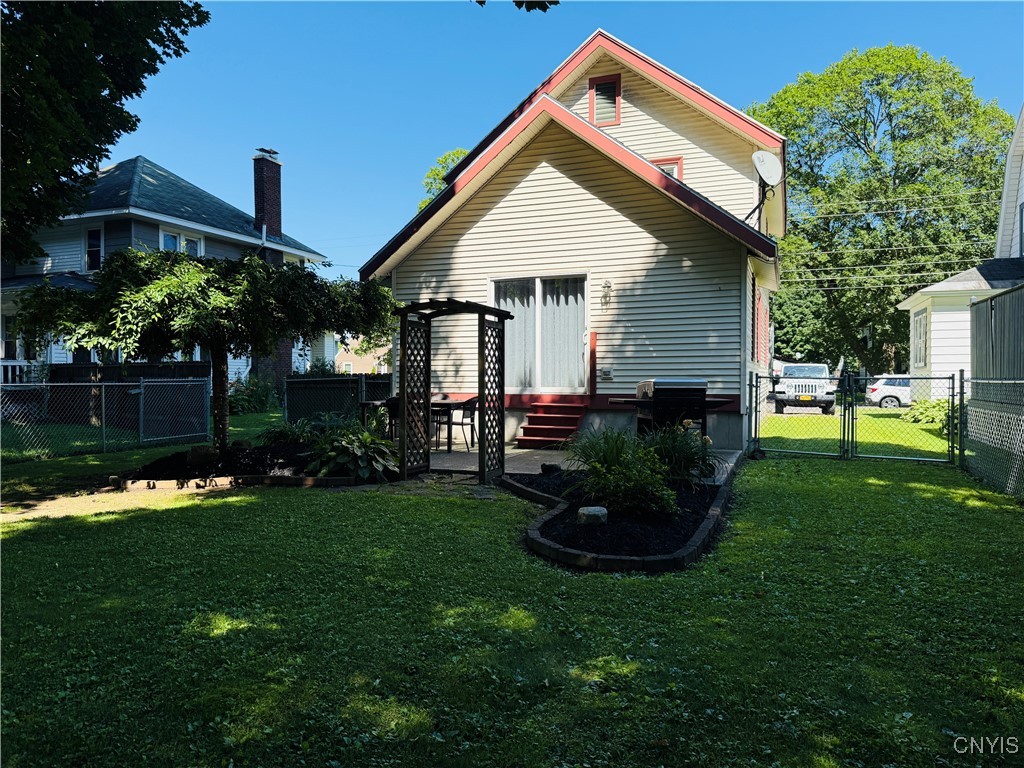 Cortland, New York 13045, United States, 3 Bedrooms Bedrooms, ,2 BathroomsBathrooms,Residential,Pending,162120