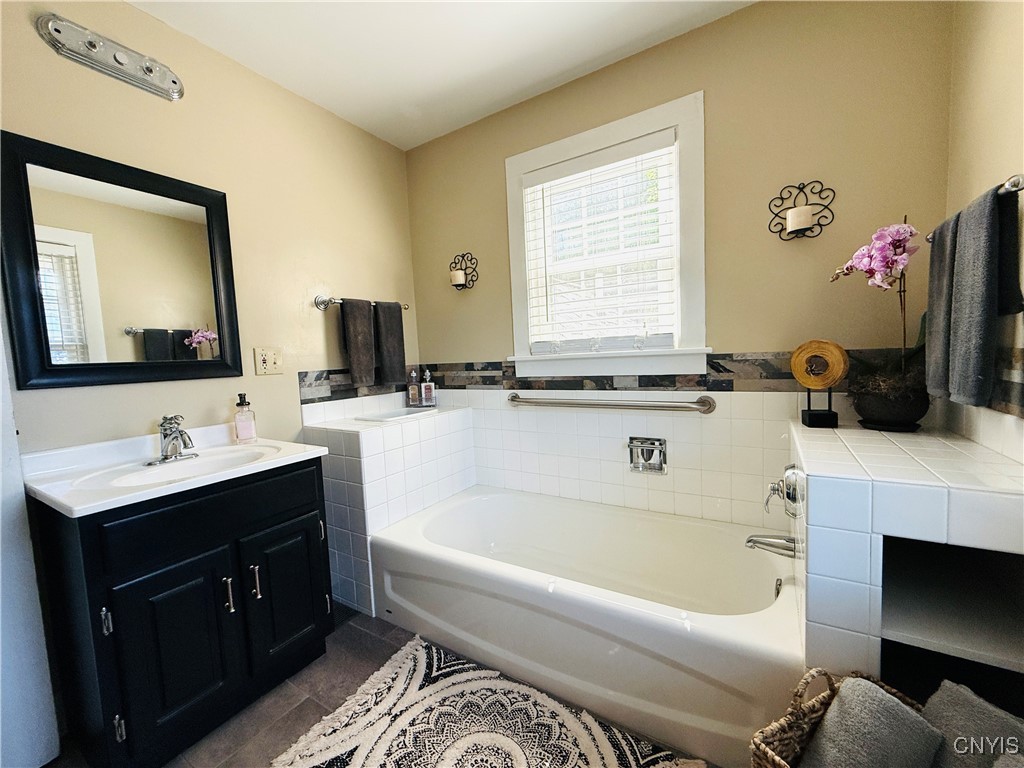 Cortland, New York 13045, United States, 3 Bedrooms Bedrooms, ,2 BathroomsBathrooms,Residential,Pending,162120