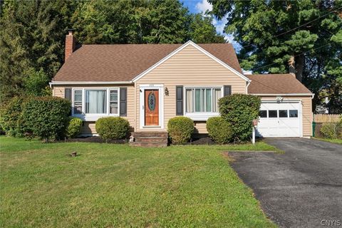 Homes For Sale - 100 Keith Drive<br/> Cicero, NY 13212