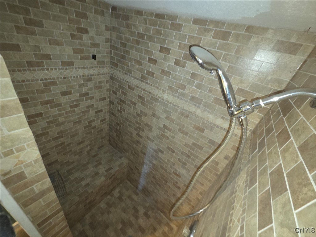 Ellisburg, New York 13605, United States, 5 Bedrooms Bedrooms, ,3 BathroomsBathrooms,Residential,Active,97499