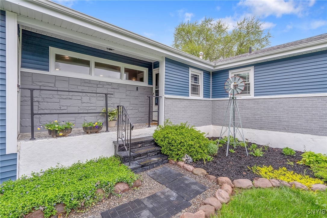 8327 Thompson Road, Cicero, New York image 4