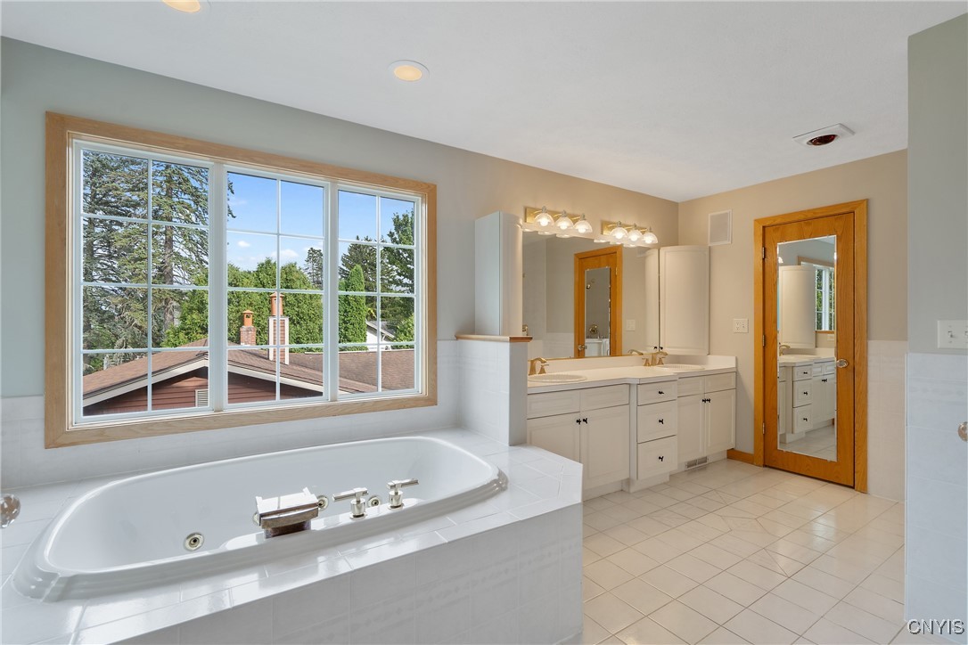 7179 Lakeshore Road, Cicero, New York image 21