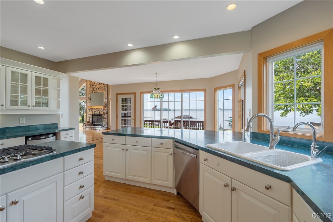 7179 Lakeshore Road, Cicero, New York image 12