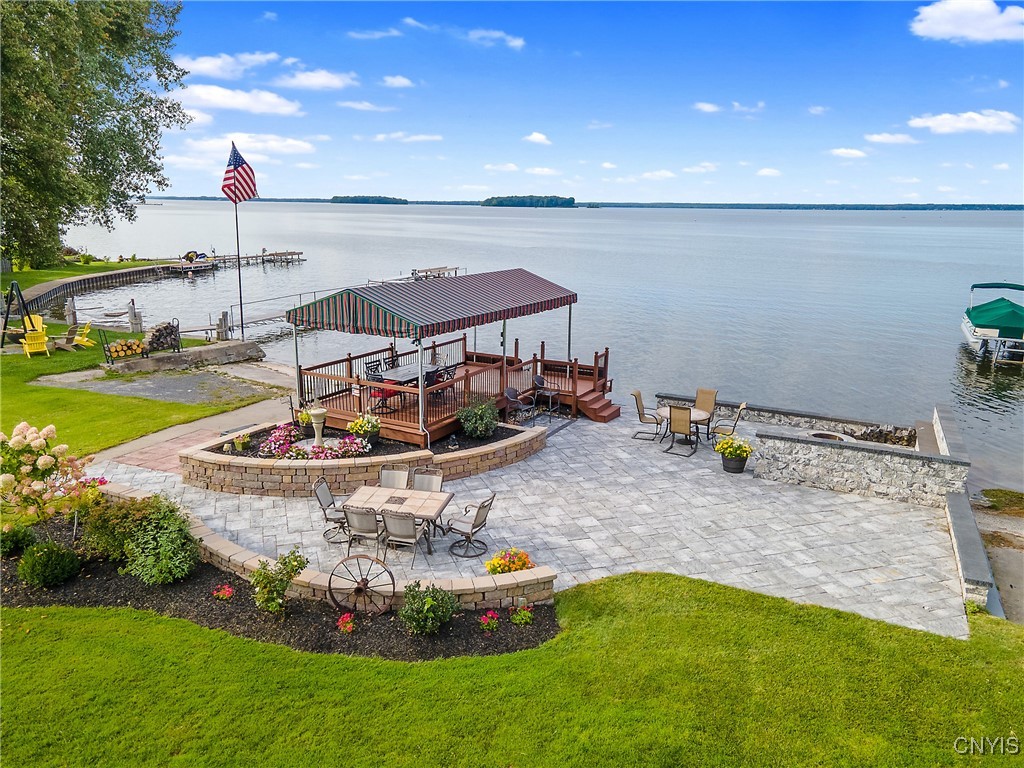 7179 Lakeshore Road, Cicero, New York image 2