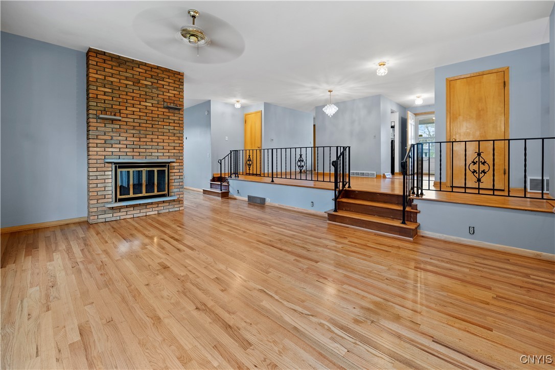 7565 Audrey Dr Dr, Clay, New York image 13