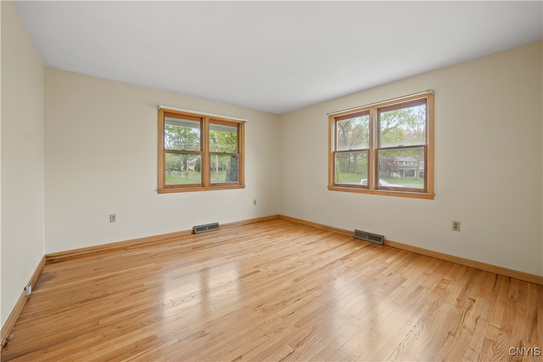7565 Audrey Dr Dr, Clay, New York image 30