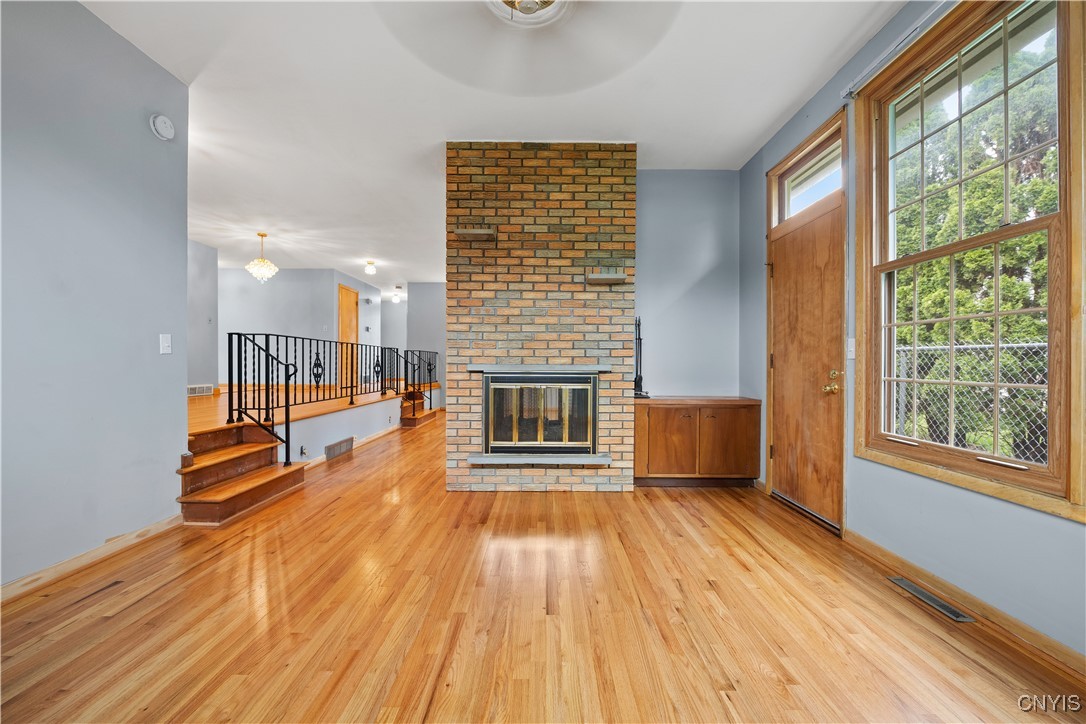7565 Audrey Dr Dr, Clay, New York image 17