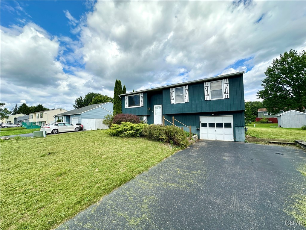 123 Royalton Drive, Manlius, New York image 1