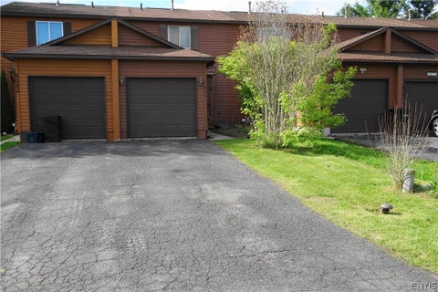 Townhouse For Sale - 6078 Bethlehem Lane Ln<br/> Cicero, NY 13039